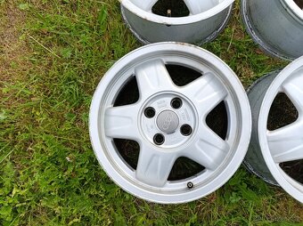 Prodám sadu ALU disků R15 z Audi 80 - 3