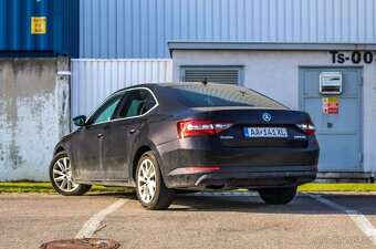 Škoda Superb 2.0 TDI Ambition DSG - 3