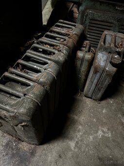 Plechové 20L kanistry - 3