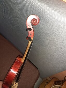 Celé housle Cremona. - 3