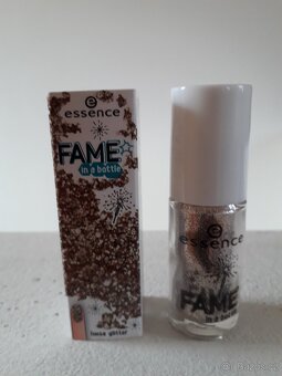 3 Laky na nehty Avon, Essence - 3