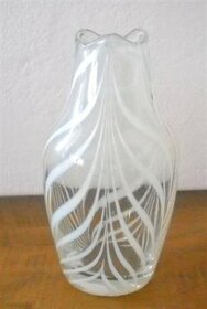 Váza s dekorem bílých vláken, návrh Milan Metelák - 3