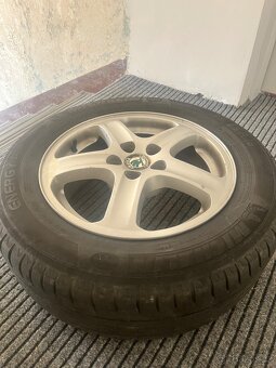 195/65 R15 - 3