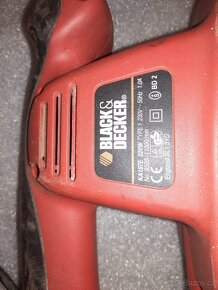 Vibrační bruska Black Decker KA197E 220W - 3
