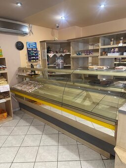 Vybavení prodejny - 3