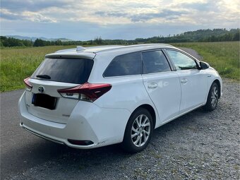 Toyota Auris 1.8i HYBRID, model 2019, naj.94xxx km - 3