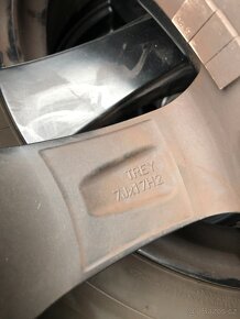 PRODÁM 4 KUSY ALU DEZENT BLACK 17 + HANKOOK VENTUS 2 - 3