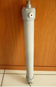 hydraulický nůžkový hever po přetěsnění a nový olej - 3