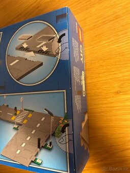 LEGO City 60304 Křižovatka – NOVÉ, NEOTEVŘENÉ - 3