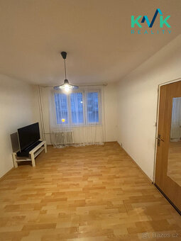 1+1, 2.patro, výtah, panelový dům, 37 m2, Karlovy Vary – Sta - 3