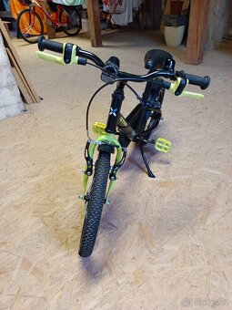 Kolo B'twin 16" (cca 4-6 let) + helma + kolečka - 3