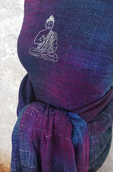 Hedvábný šátek pro nošení miminka - 3