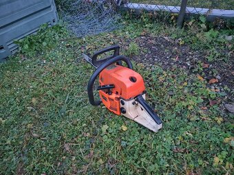 Stará plně funkční spolehlivá motorová pila - 3