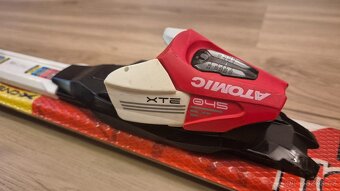 Lyže Atomic Redstar 130cm a hůlky Fischer 95cm - 3