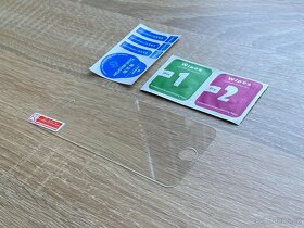 Tvrzené sklo - i Phone 5/5S/SE - 9H - 0,3 mm - 3