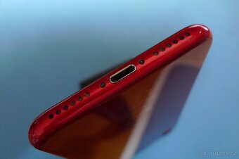 Apple iPhone SE 2020 256GB Baterie 83% - 3