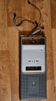 Čelní panely skříně PC. Šířka: 18cm, výška: 40,5 cm - 3