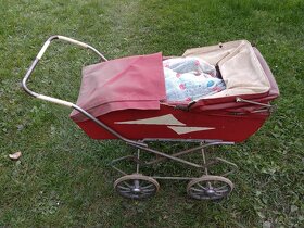 Starý kočárek pro panenku RETRO - 3
