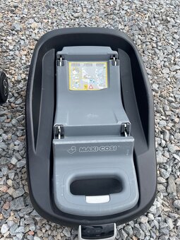 Autosedačka se základnou - 3