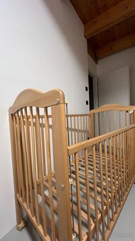 Dětská postýlka 120x 60, 3 výšky, stahovací bok, kolečka - 3