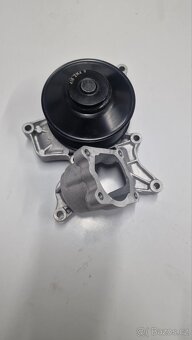 Nová vodní pumpa BMW f01 740XD 225 kW - 3