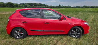 Hyundai i30 1.6CRDi 110kW hatchback - 3
