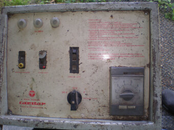 nabíjecí + startovací vozík zn.Rukov - 3