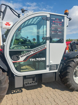 Teleskopický manipulátor Massey Ferguson MF TH.7038 S5 Effic - 3