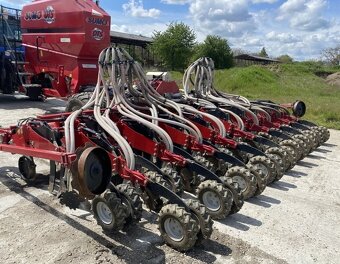 Secí stroj s technológiou Strip-till SUMO DTS 6 - 3