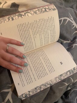 Ve spárech magie Mona Kasten - 3