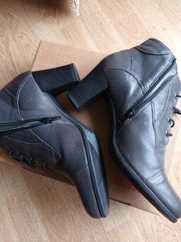 Kotníkové boty Baťa - 3