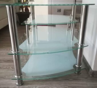 Skleněný stůl pod TV - 3