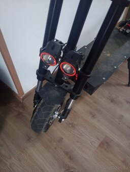 Elektronická koloběžka Q12 - 3