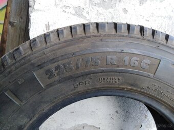 Pneu 225/75 R16C. - 3