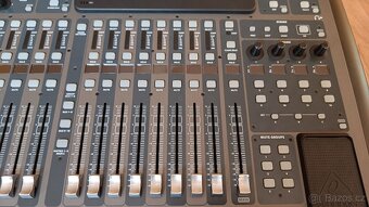 Prodám zánovní mixážní pult Behringer X32 - 3