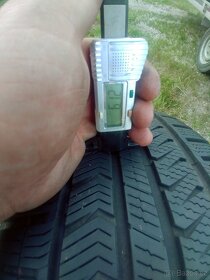 Prodám 2 kusy zimních pneu Vredestein 255/60/18 108V - 3