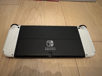 NINTENDO SWITCH - OLED WHITE - 3