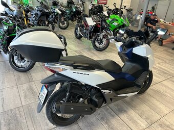 Honda Forza 125 2017 ČR 5.300km - 3