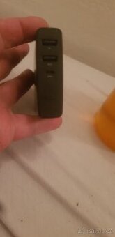 VYNIKAJÍCÍ POWERBANKA GP 1C10A 10400mAh - 3