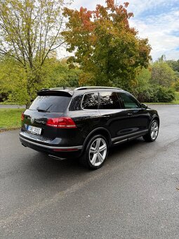 VOLKSWAGEN TOUAREG - 3