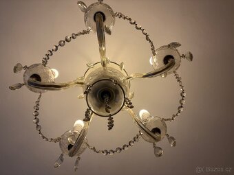 Skleněný lustr - 3