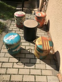 Souprava taburetů a sudu k posezení - 3