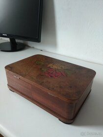 Starožitná dřevěná kazeta s intarzií - 3