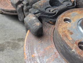 peugeot 301 těhlice zavěšení kola+díly - 3