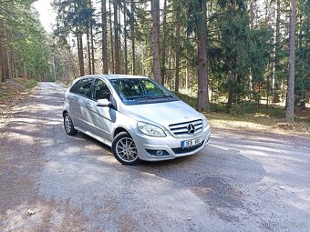 Velice zachovalý Mercedes -Benz - 3