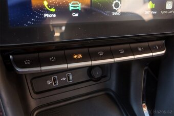MG ZS1 - 3