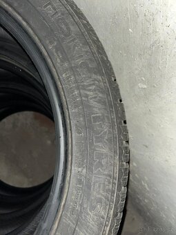 Pneu Nokian 275/45 R21 - 3