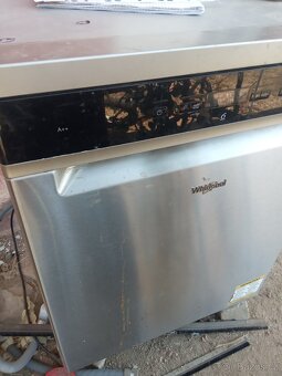 Myčka Whirlpool na náhradní díly - 3