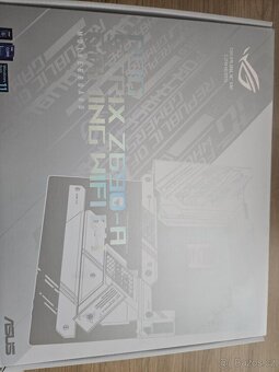 ASUS ROG STRIX Z690-A GAMING WIFI D4 - 3