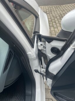 Ford Fiesta 5 dveř 1.25 benzín,2010,Klimatronic, 2 sady kol - 3